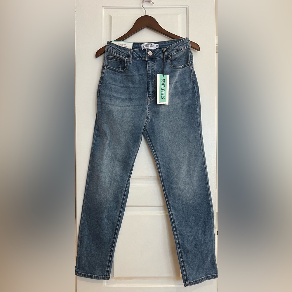 Refuge Denim Beverly Hills size 7. Mom Jeans